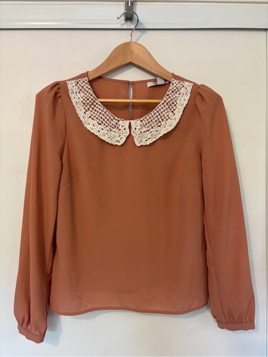 Forever 21 Tops - Dusty Rose Long-Sleeve Top Crochet Pearl Collar Size Medium Cottagecore Dainty